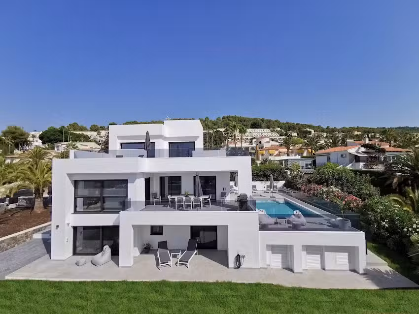 Villa White Flamingo