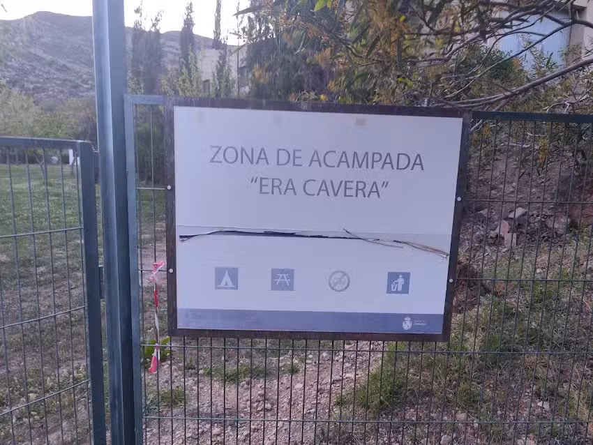 Zona de Acampada «Era Cavera»