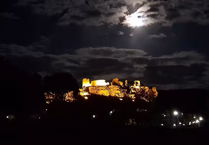 Zorita Castle Cottage